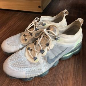 Mens grey low cut vapormaxes